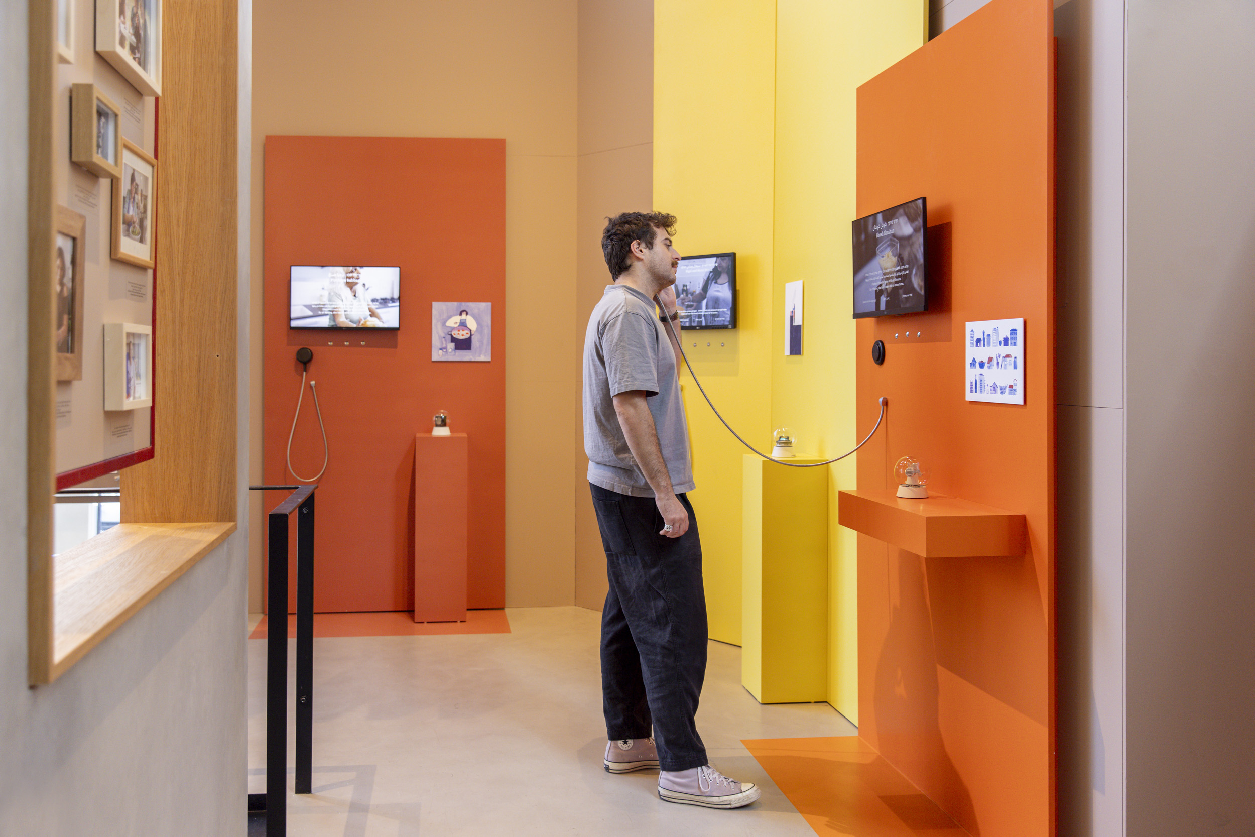 "מטבח מעבר - לבשל בית" תערוכה בחלל הגלריה של אסיף