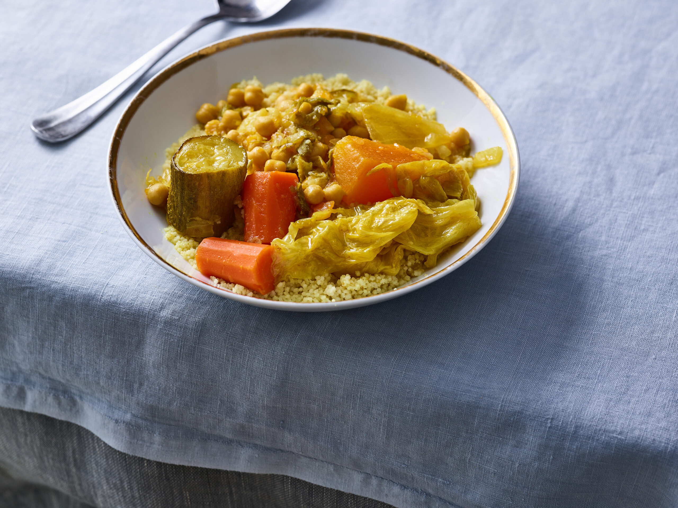 קוסקוס ביתי עם מרק לזכר לימוור ואקנין פרמוטר ז"ל