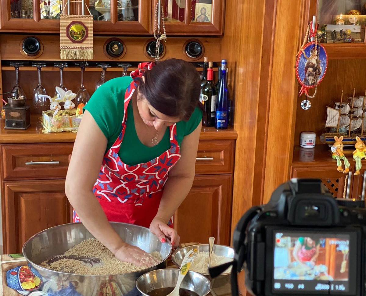 Minerva Daud making Maftul