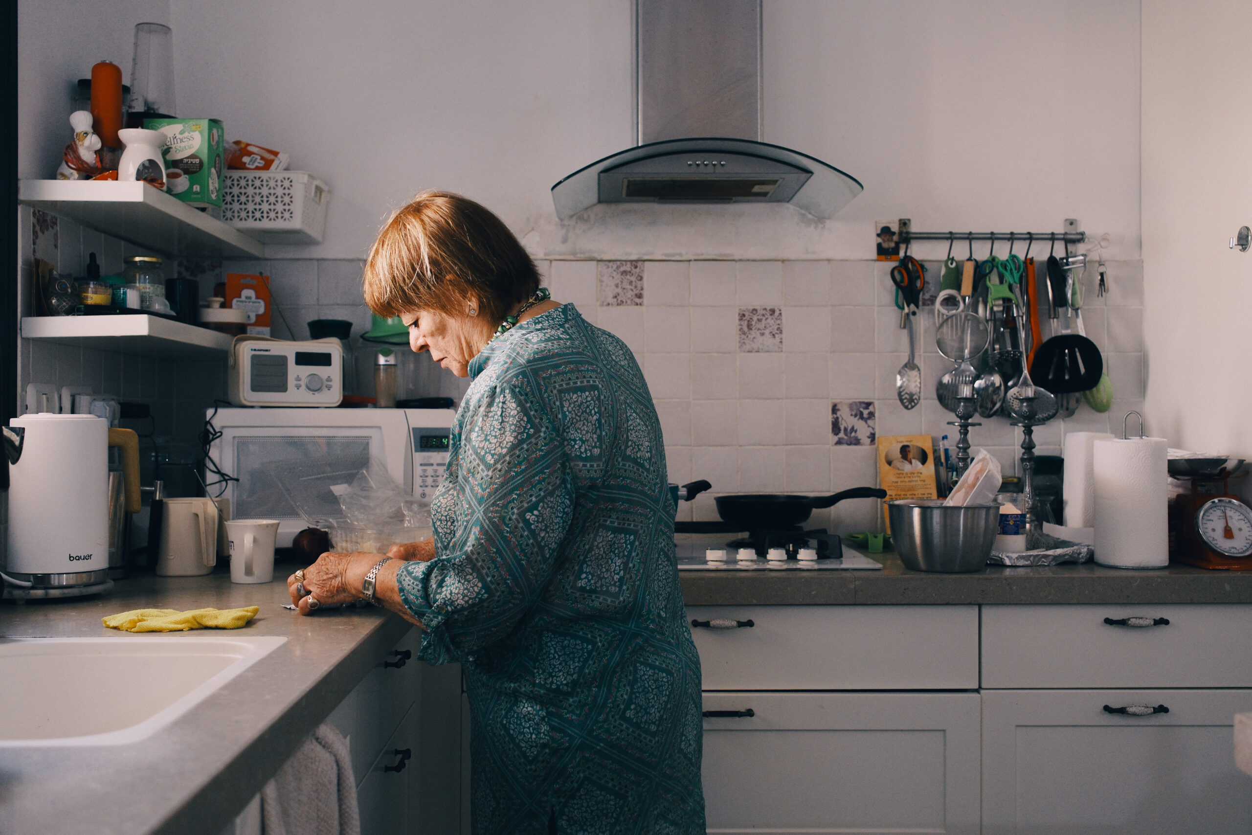 מימי שלגי במטבח ביתה בטבריה מכינה קלסונס